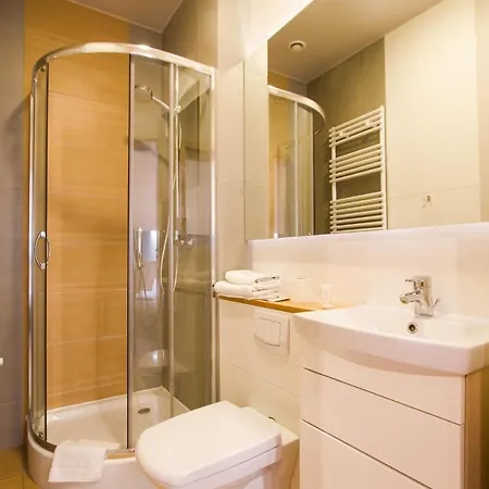 Platan Hotel 2*