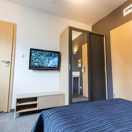 Hotel Platan 2*
